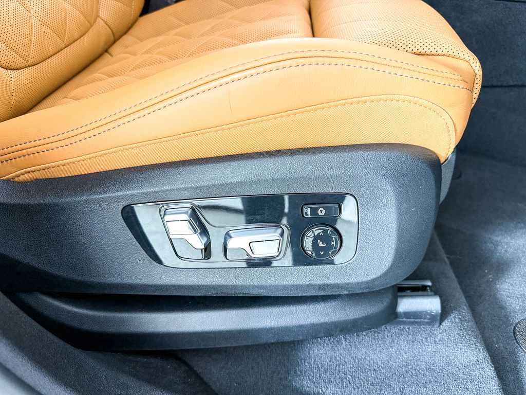2024 BMW X6 M 28