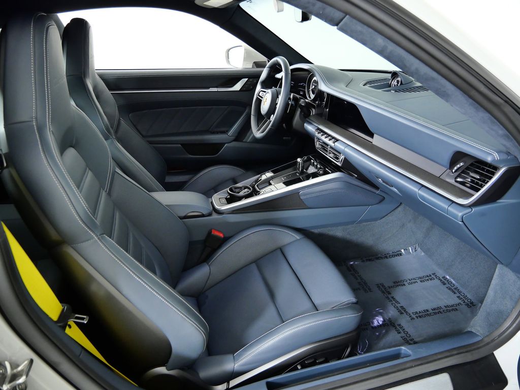 Thumbnail: 2023 Porsche 911 - 20