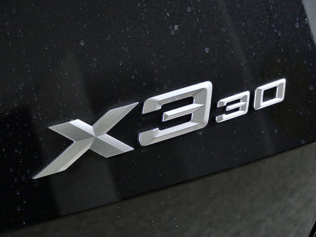 Thumbnail: 2026 BMW X3 - 13
