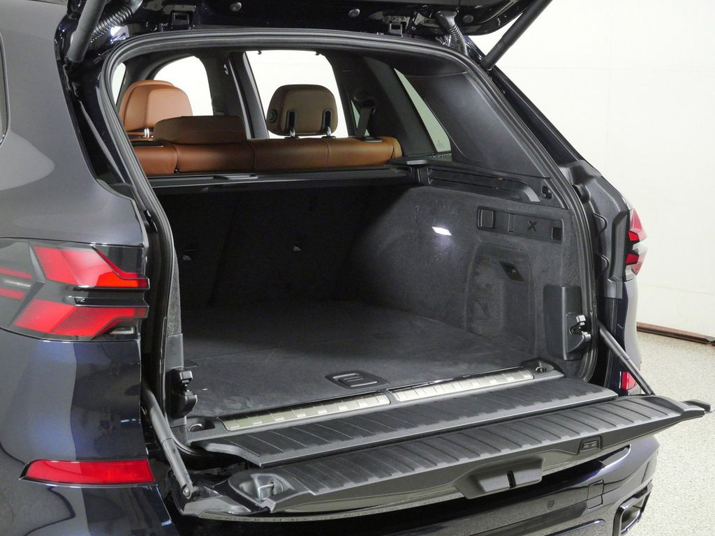 Thumbnail: 2026 BMW X5 - 29