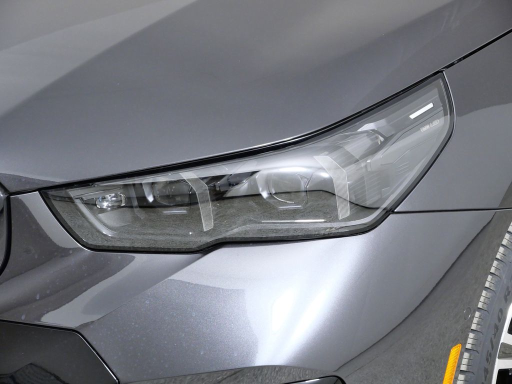 Thumbnail: 2026 BMW 5 Series - 3