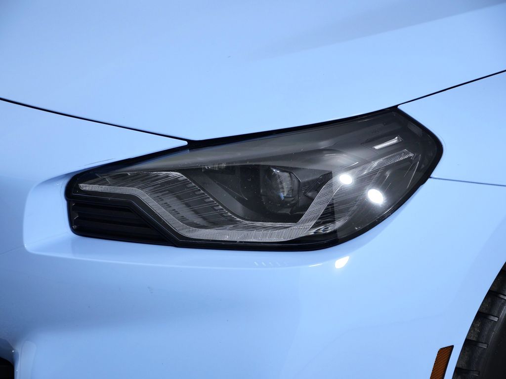 Thumbnail: 2023 BMW M2 - 4