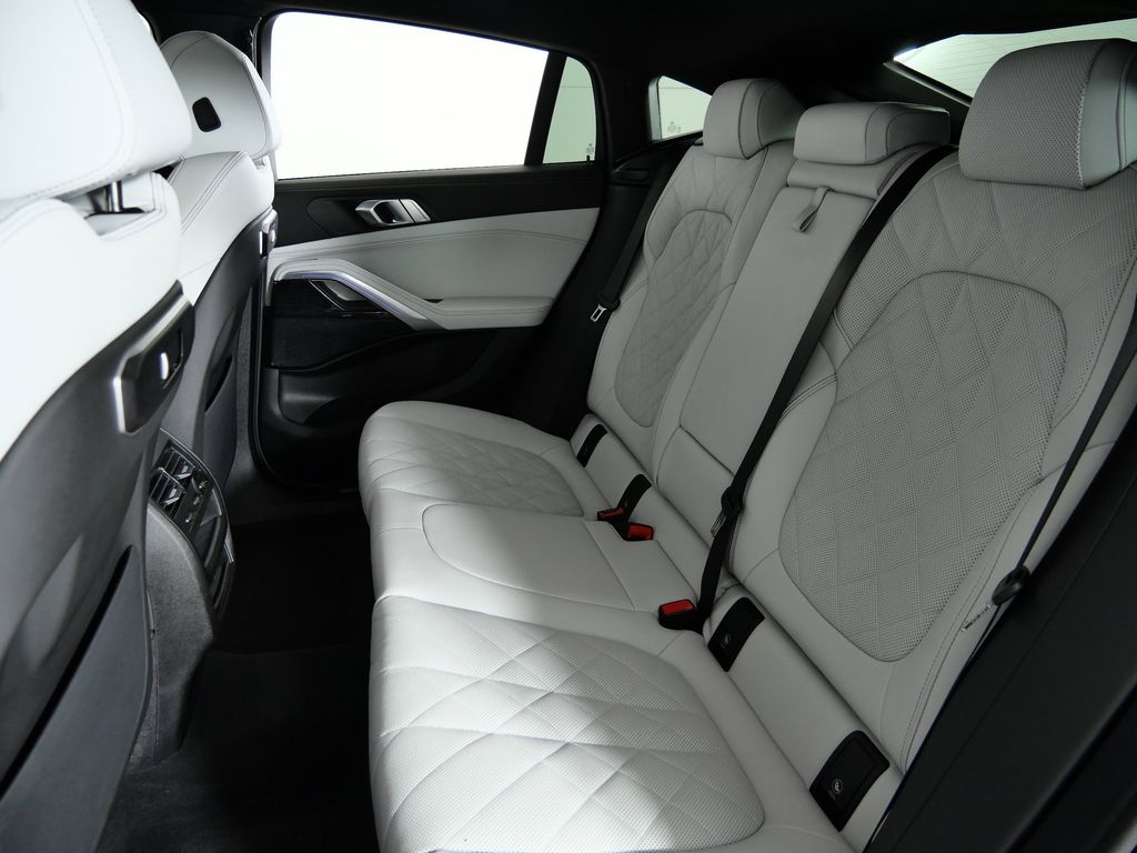 Thumbnail: 2025 BMW X6 - 37