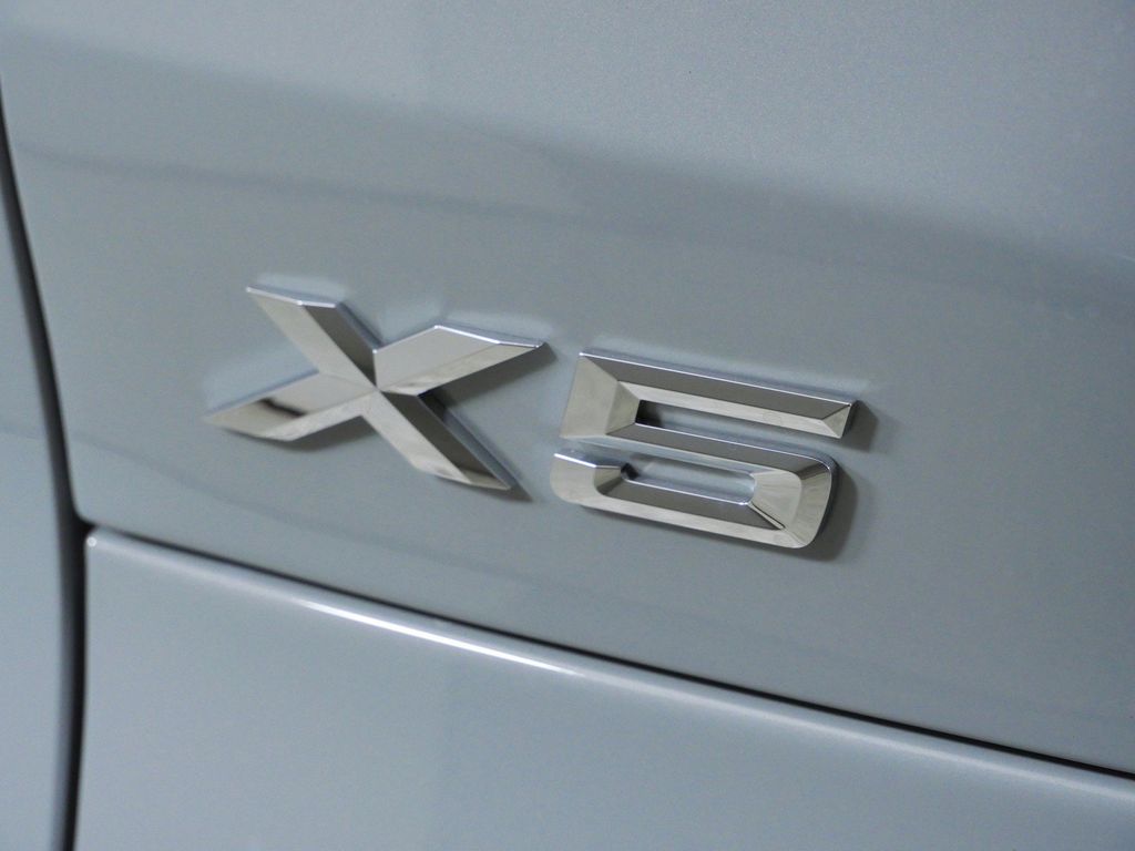 Thumbnail: 2026 BMW X5 - 13