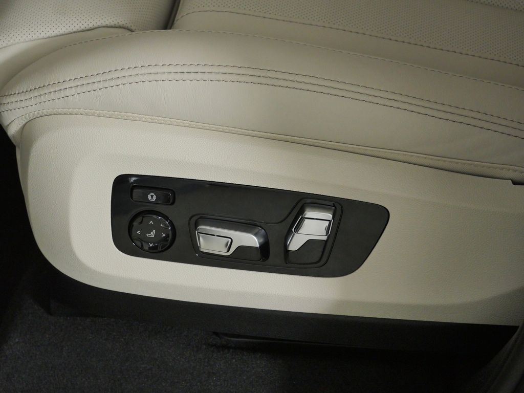 Thumbnail: 2026 BMW X5 - 39