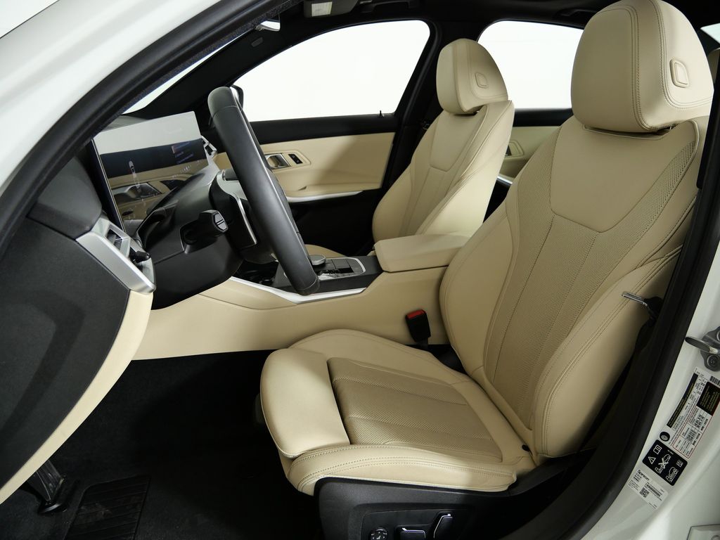 Thumbnail: 2025 BMW 3 Series - 39