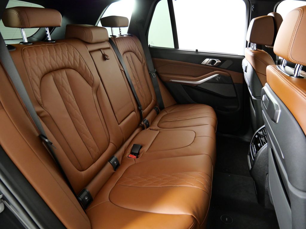 Thumbnail: 2026 BMW X5 - 27