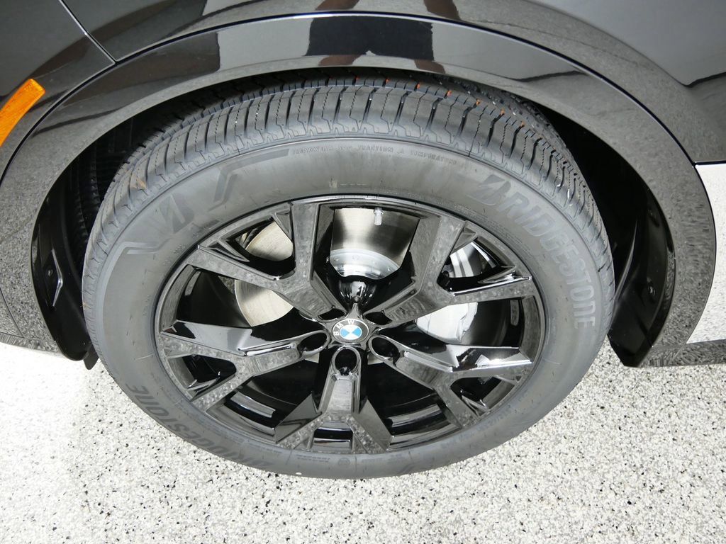 Thumbnail: 2025 BMW X7 - 20