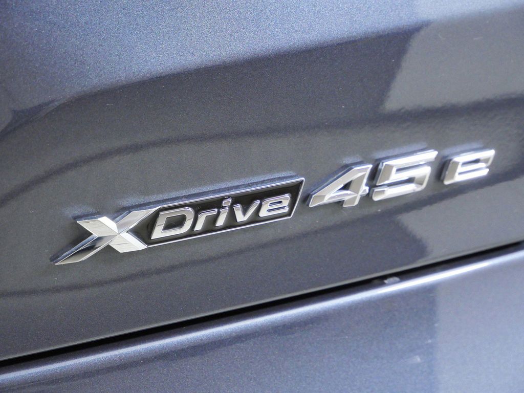 Thumbnail: 2022 BMW X5 - 14