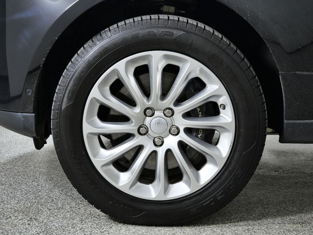 Thumbnail: 2018 Land Rover Range Rover - 18