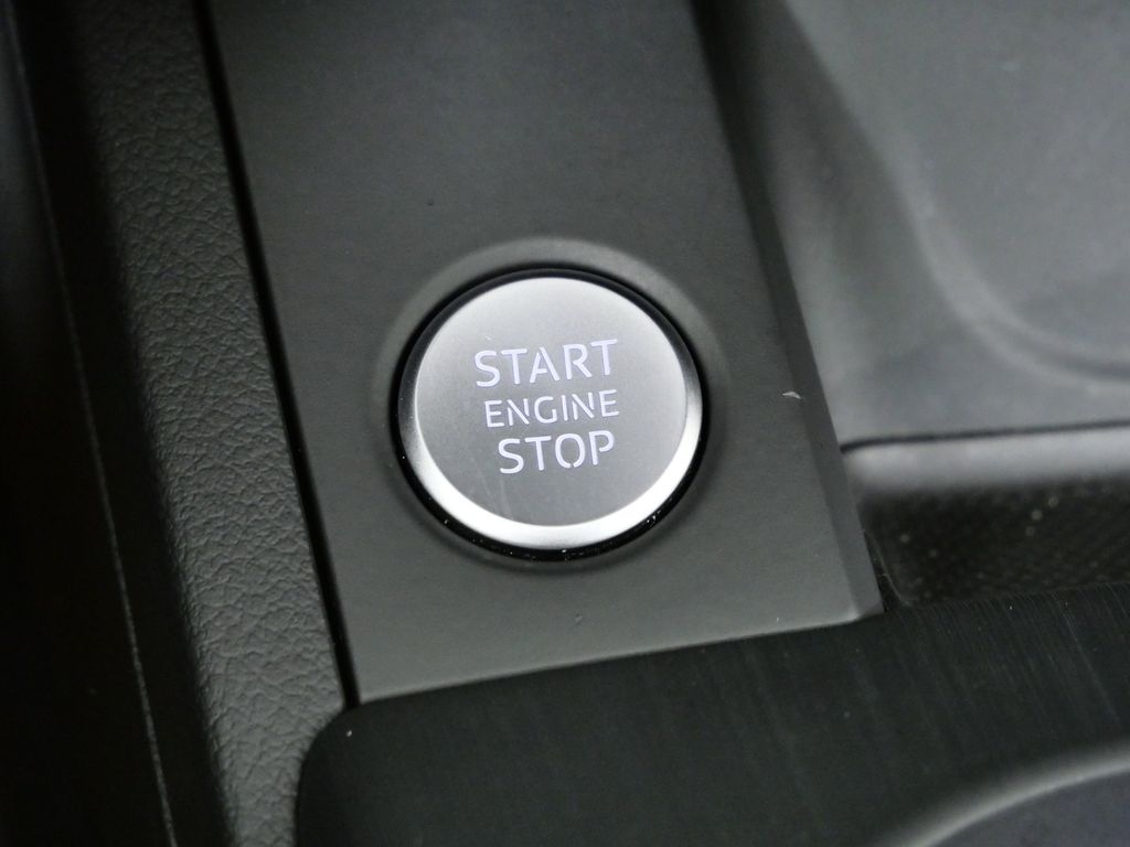 Thumbnail: 2017 Audi A4 - 46