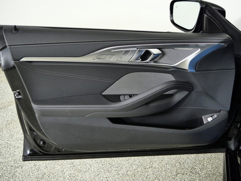 Thumbnail: 2026 BMW 8 Series - 33