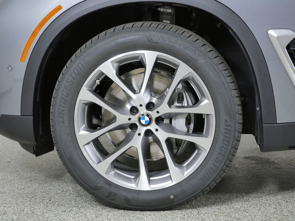 Thumbnail: 2026 BMW X5 - 16