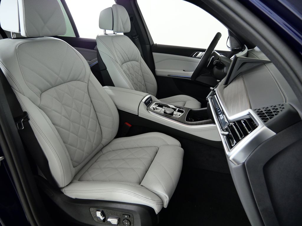 Thumbnail: 2026 BMW X5 - 21