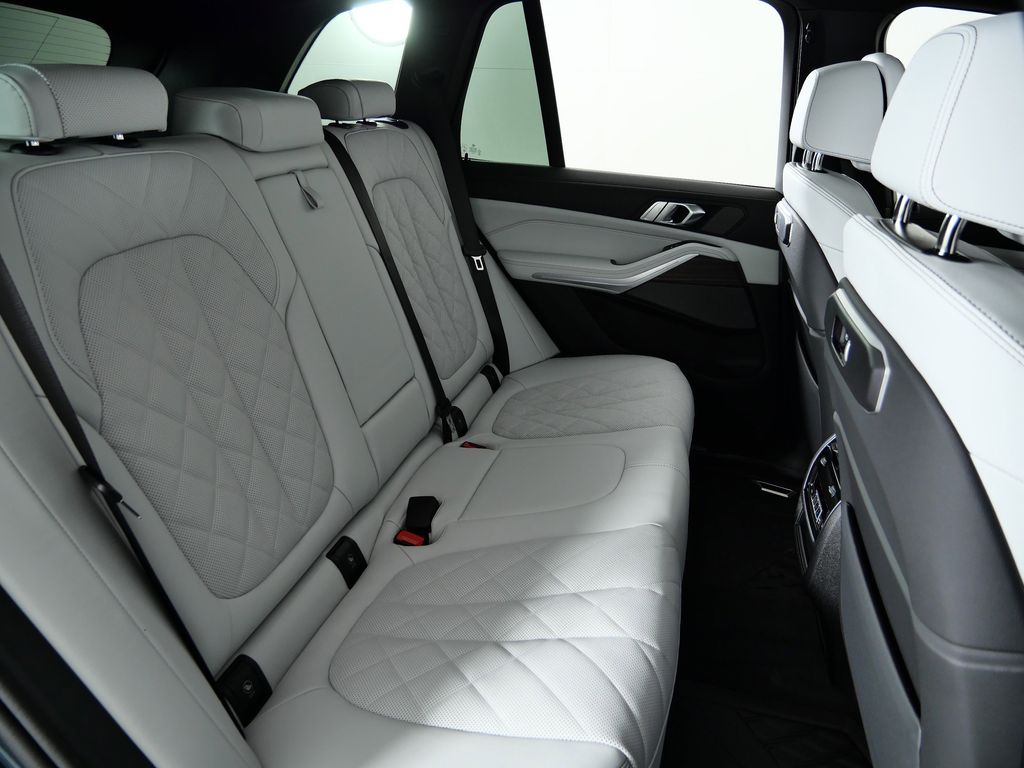 Thumbnail: 2026 BMW X5 - 27