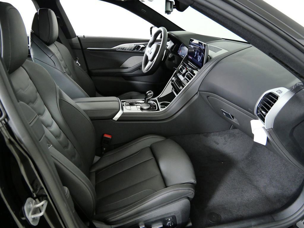 Thumbnail: 2026 BMW 8 Series - 21