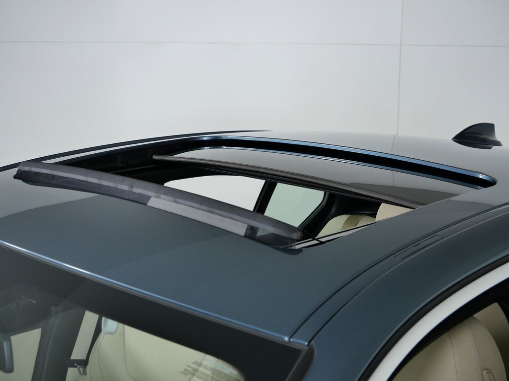 Thumbnail: 2020 BMW 3 Series - 19