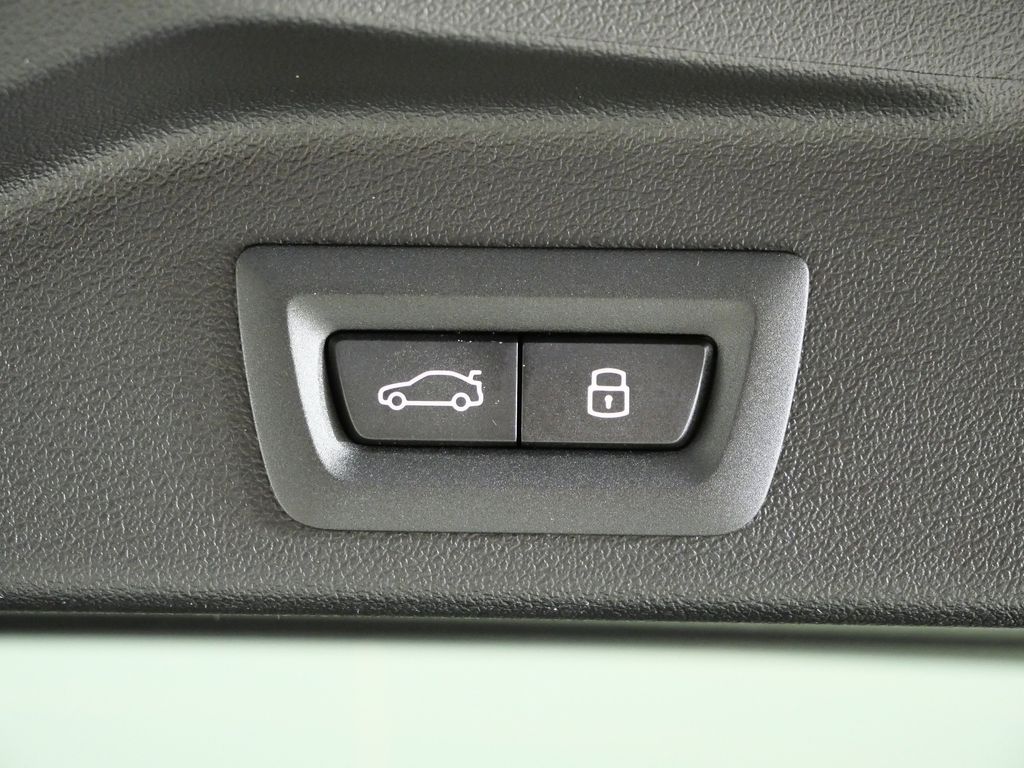 Thumbnail: 2026 BMW X5 - 30