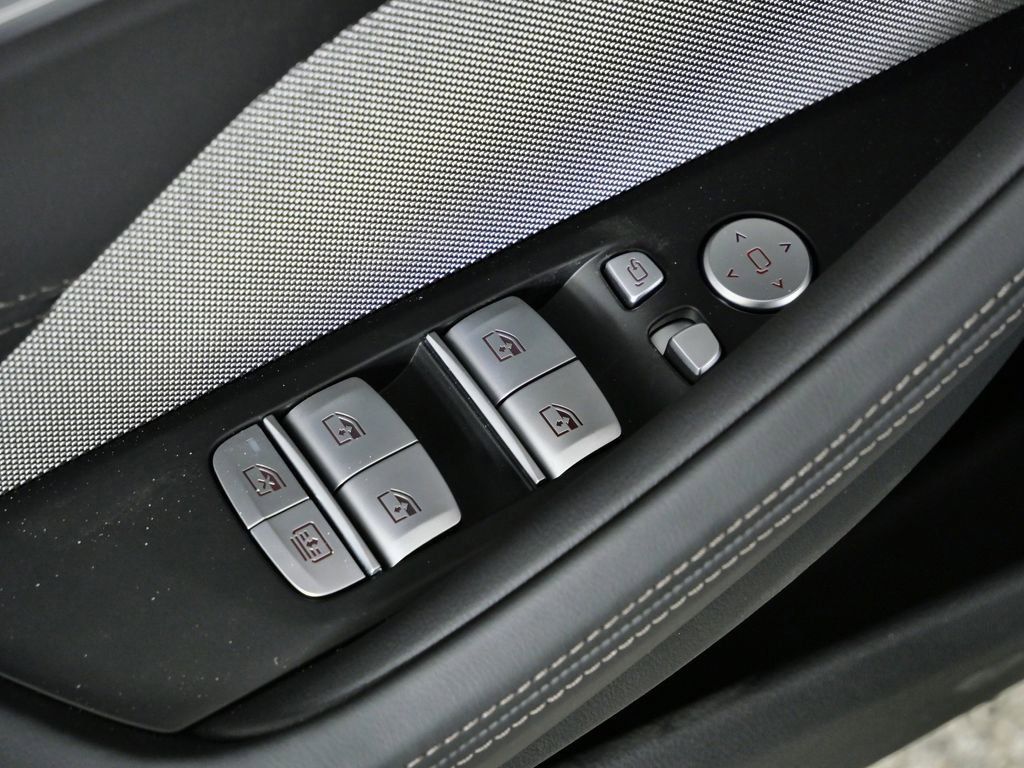 Thumbnail: 2026 BMW 8 Series - 37