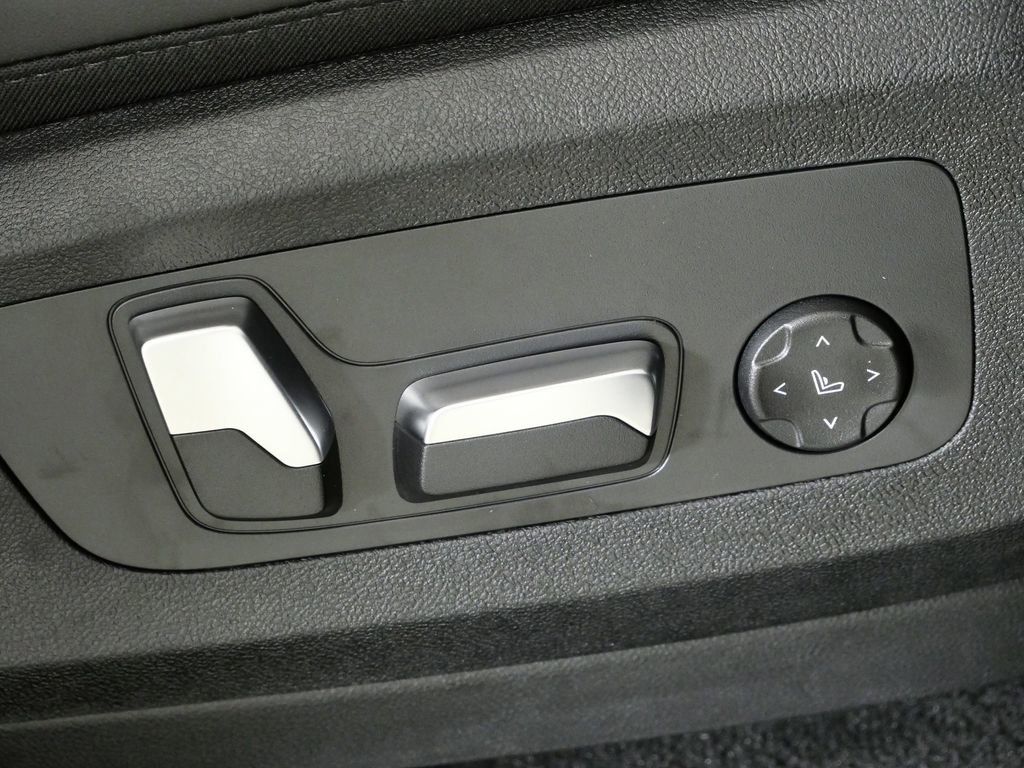 Thumbnail: 2026 BMW X5 - 24