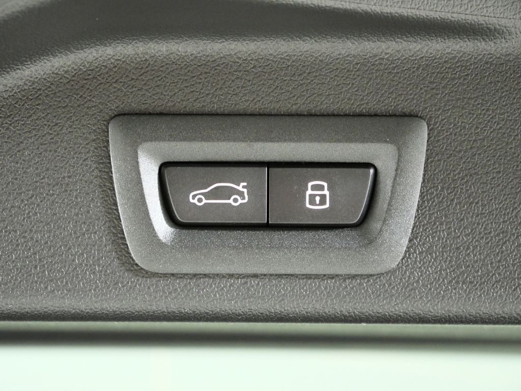 Thumbnail: 2026 BMW X5 - 30