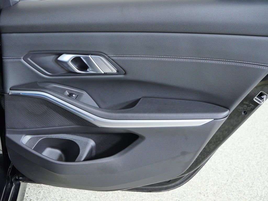 Thumbnail: 2023 BMW 3 Series - 29