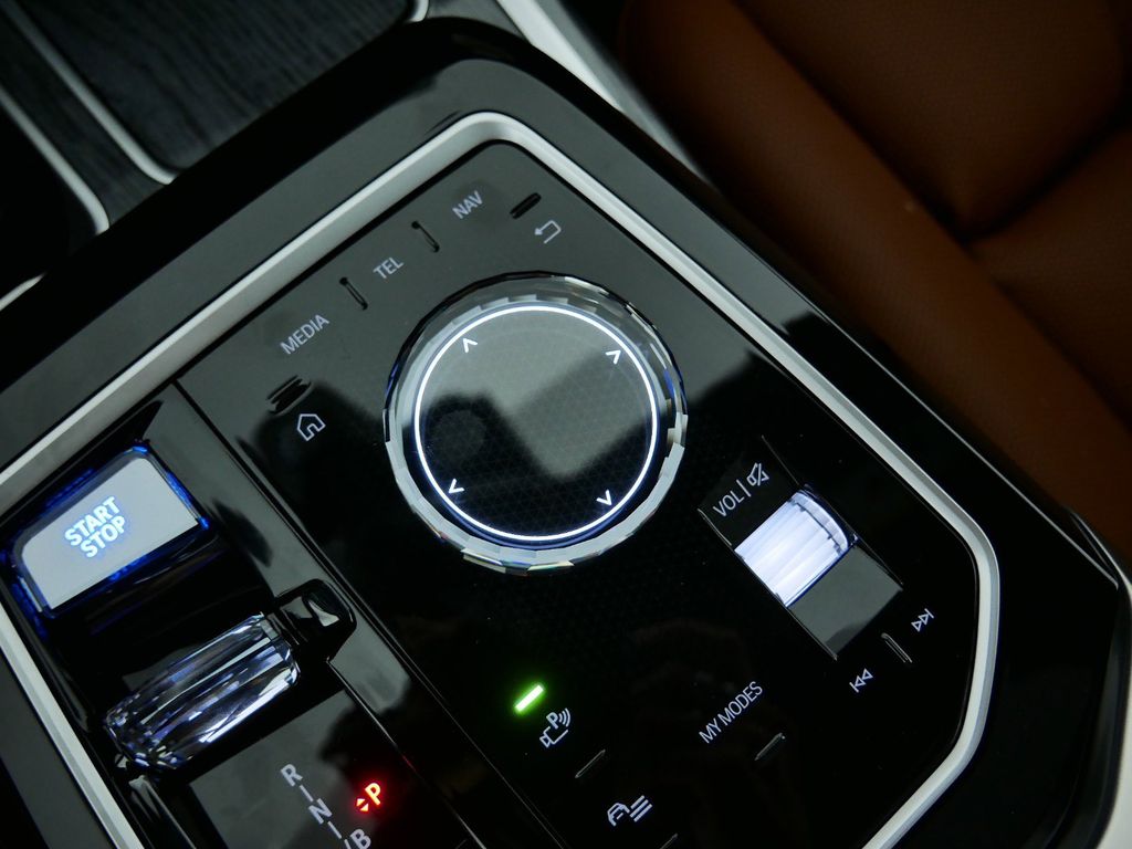 Thumbnail: 2024 BMW i7 - 49