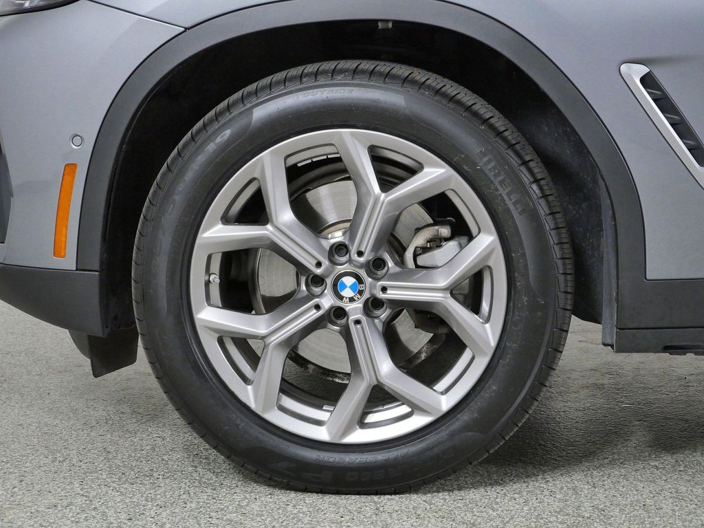 Thumbnail: 2023 BMW X3 - 16
