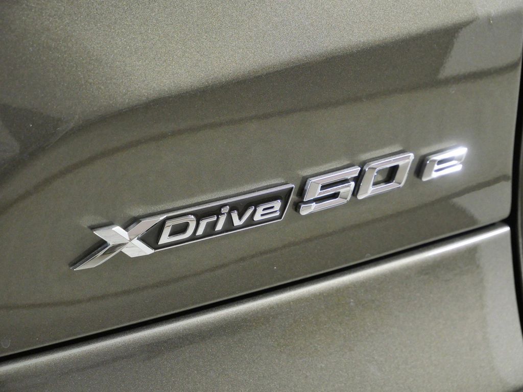 Thumbnail: 2026 BMW X5 - 12