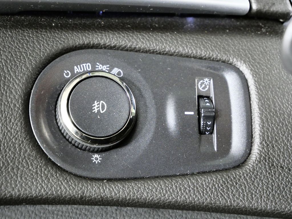 Thumbnail: 2013 Cadillac SRX - 39