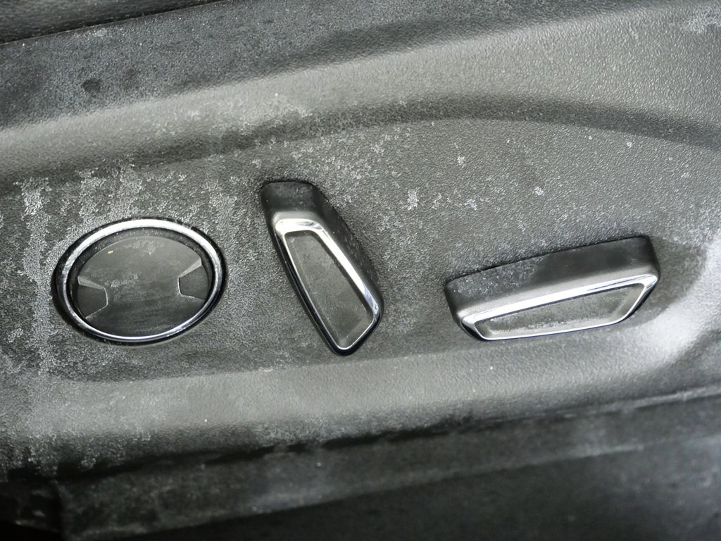 Thumbnail: 2016 Ford Explorer - 23