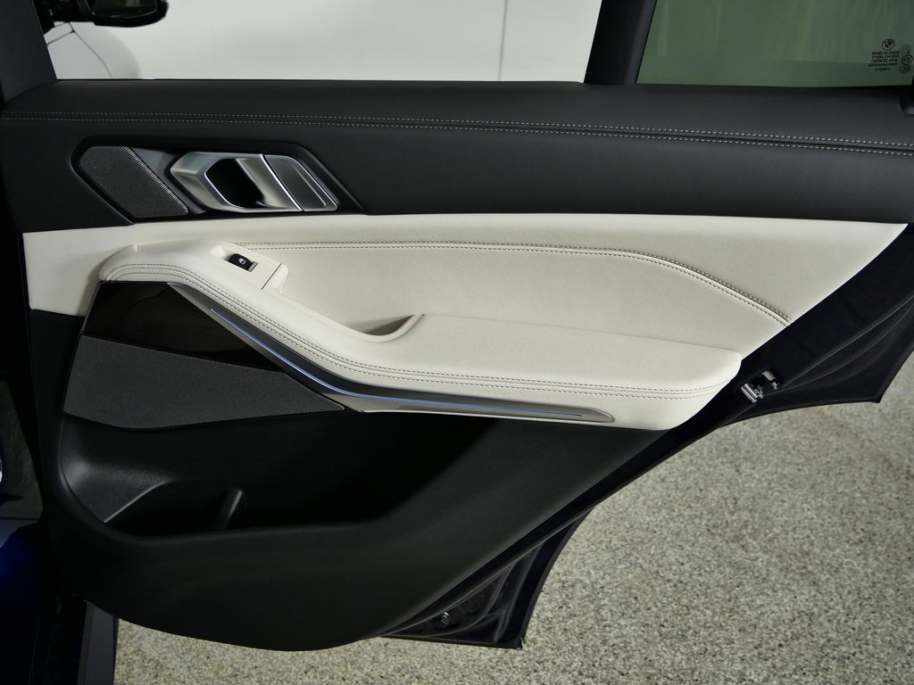 Thumbnail: 2026 BMW X5 - 25