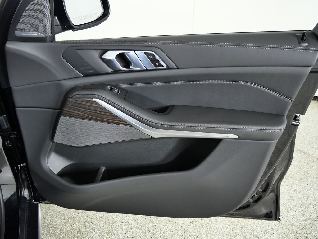 Thumbnail: 2026 BMW X5 - 19