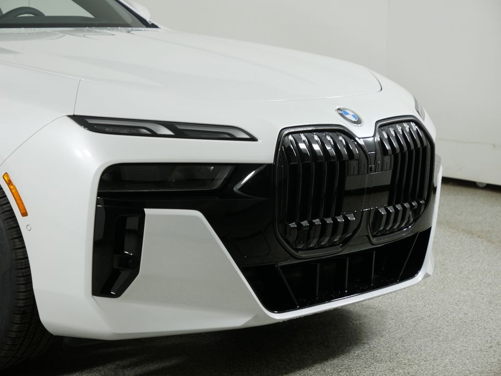 Thumbnail: 2025 BMW 7 Series - 3