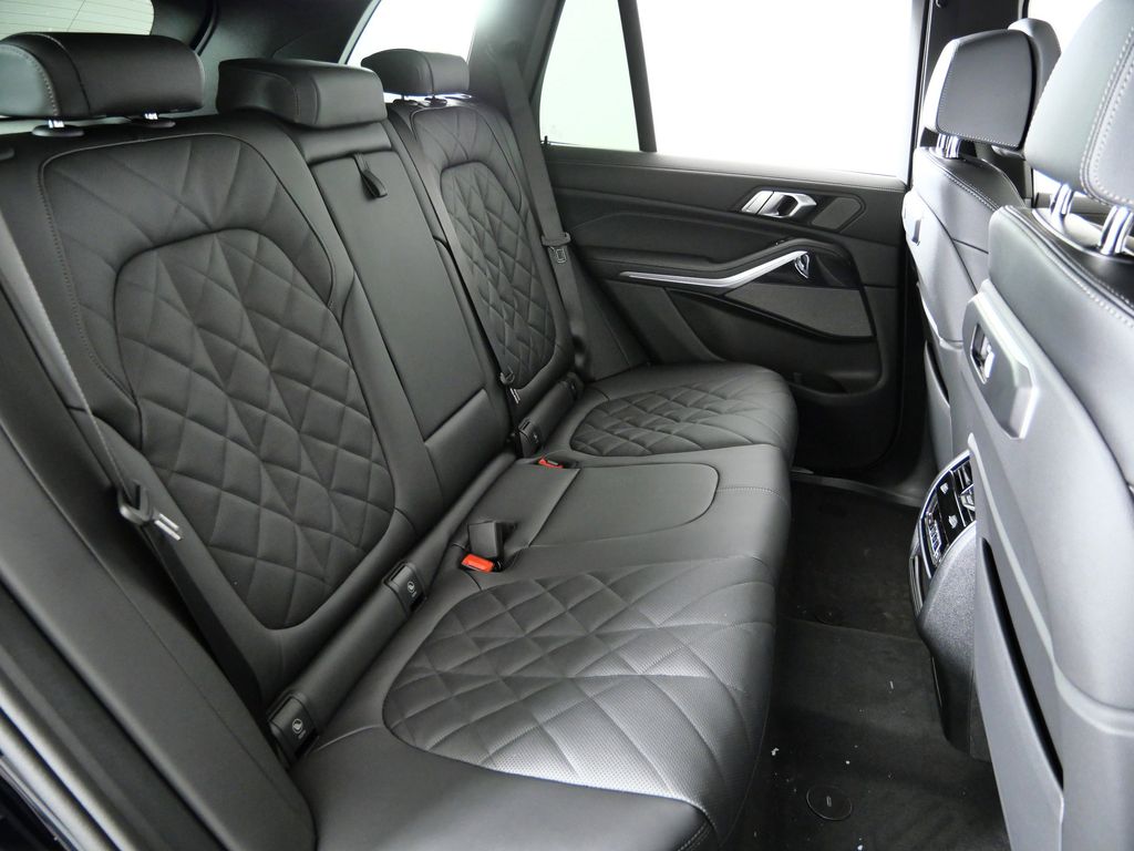 Thumbnail: 2026 BMW X5 - 27