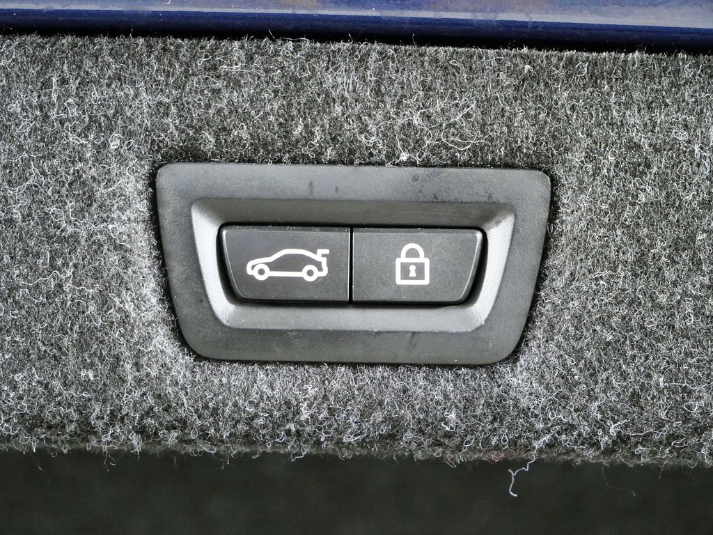 Thumbnail: 2023 BMW 5 Series - 33