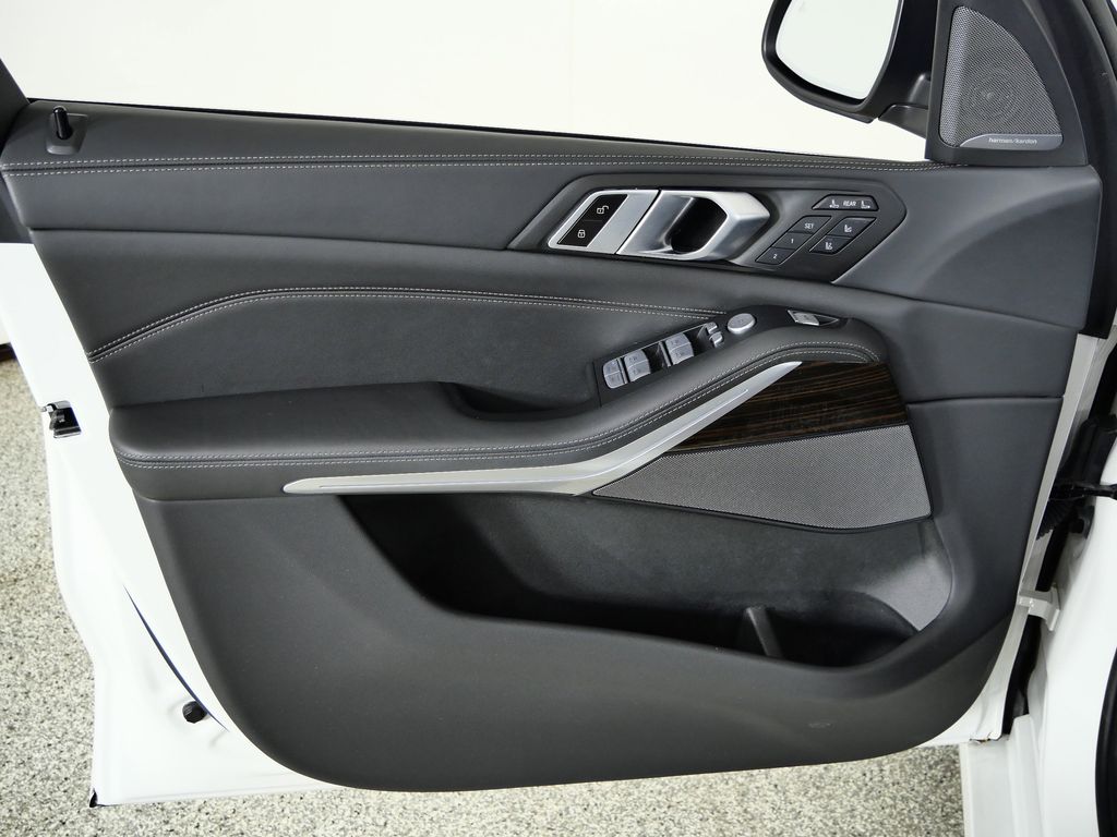 Thumbnail: 2024 BMW X7 - 39