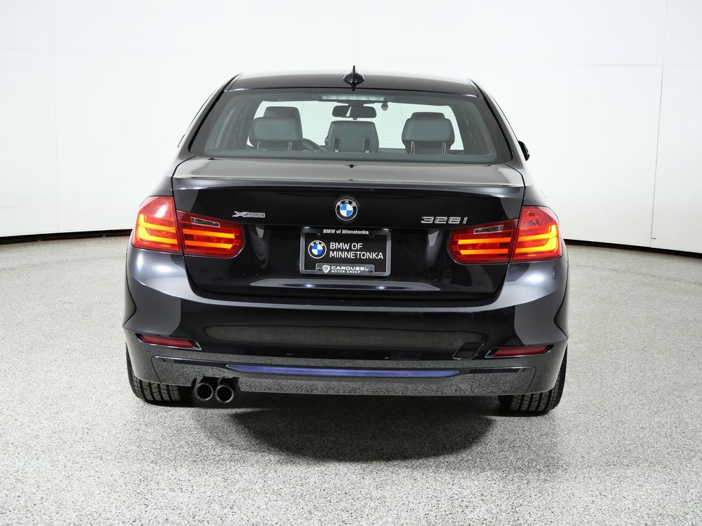 Thumbnail: 2013 BMW 3 Series - 11