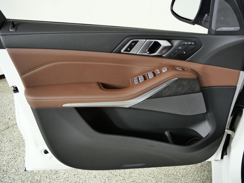 Thumbnail: 2023 BMW X7 - 41