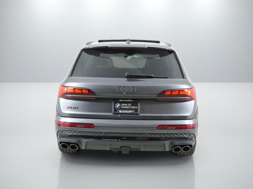 Thumbnail: 2025 Audi SQ7 - 10