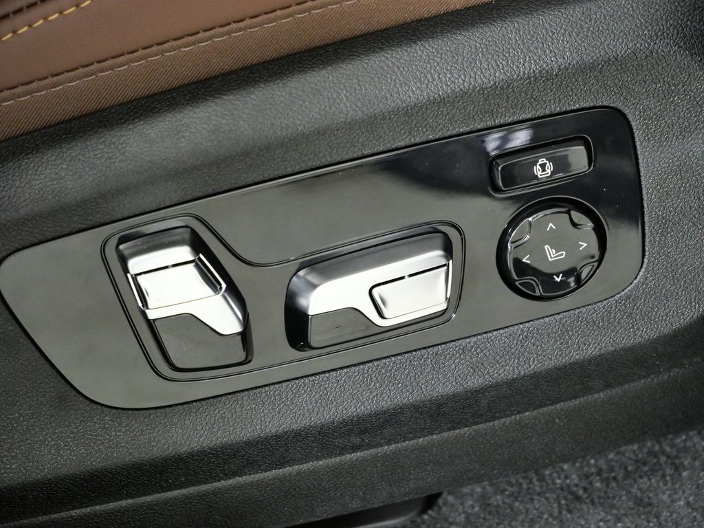 Thumbnail: 2026 BMW X5 - 22