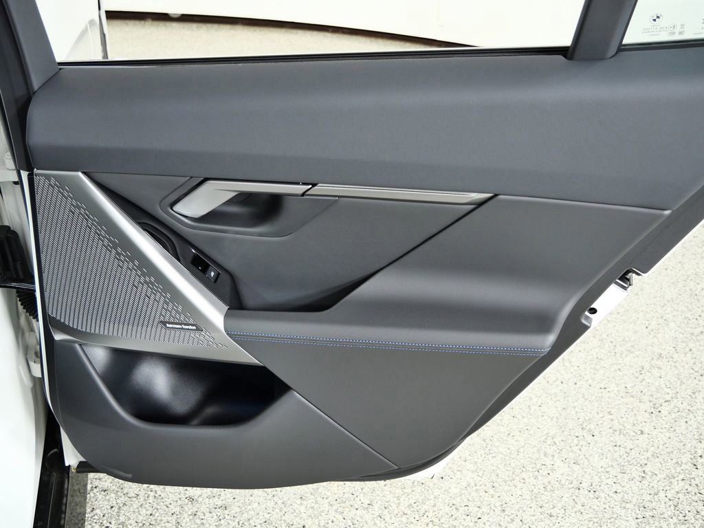 Thumbnail: 2026 BMW i5 - 24