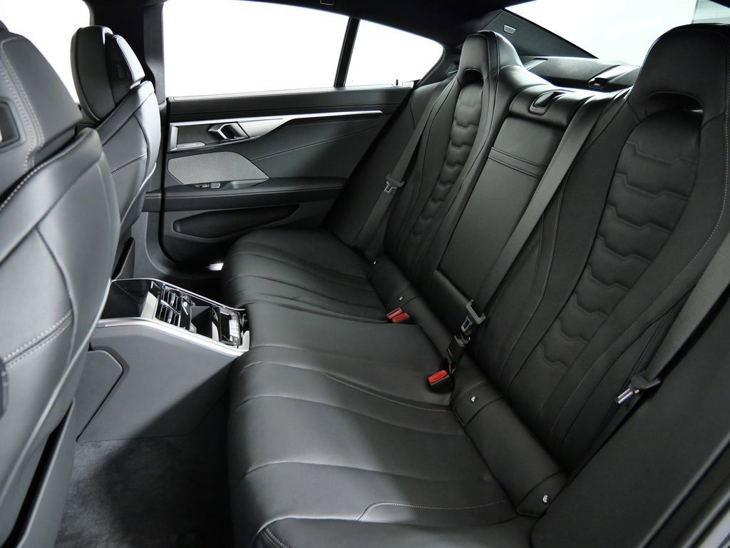 Thumbnail: 2026 BMW 8 Series - 33