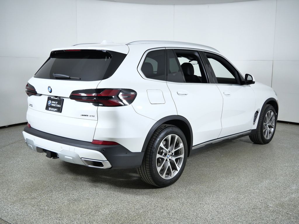 Thumbnail: 2024 BMW X5 - 11