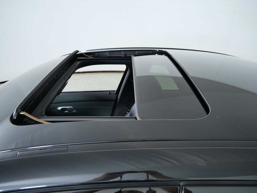 Thumbnail: 2023 BMW 3 Series - 22