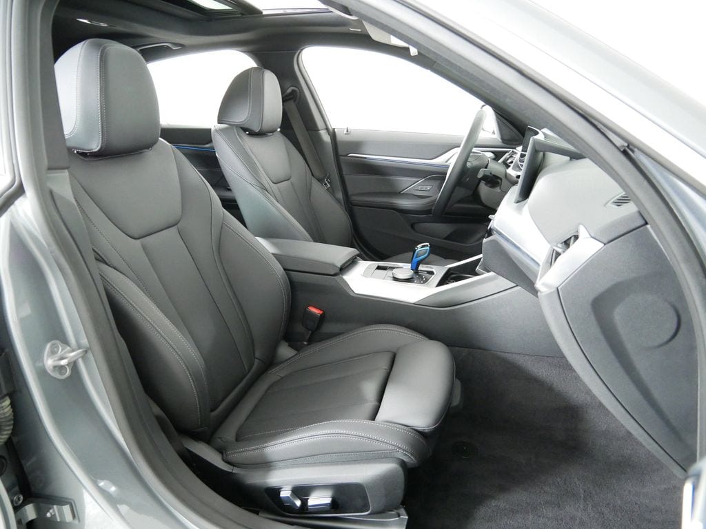 Thumbnail: 2023 BMW i4 - 26