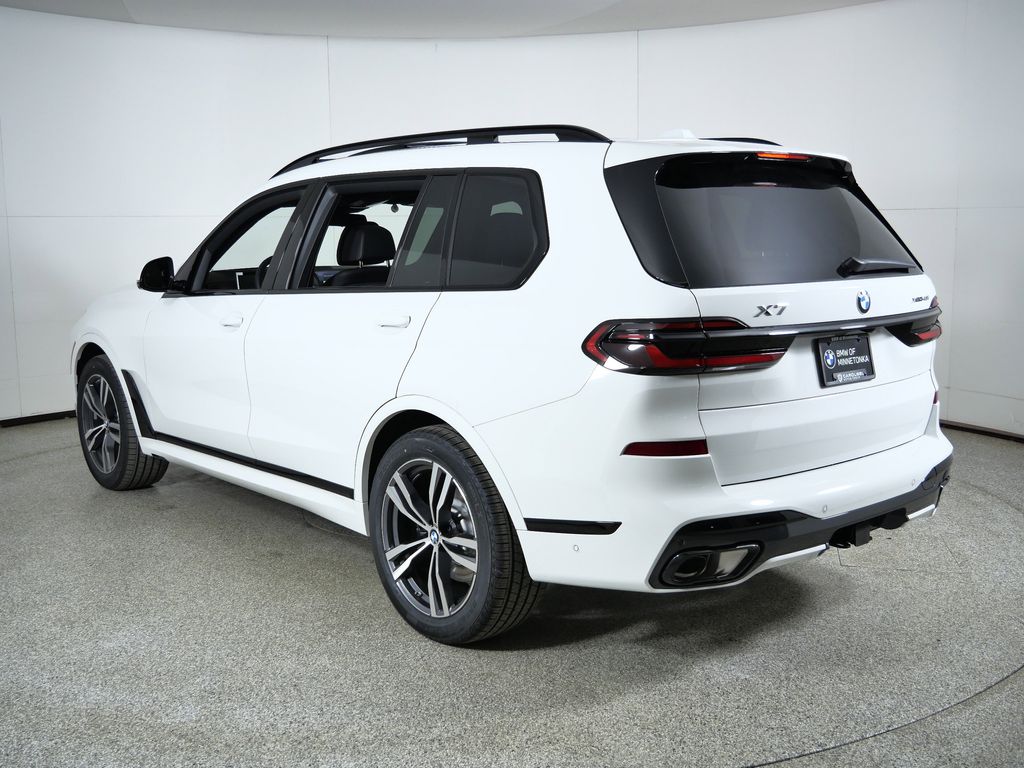 Thumbnail: 2026 BMW X7 - 14