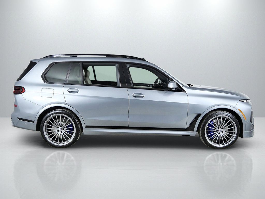 Thumbnail: 2023 BMW X7 - 9