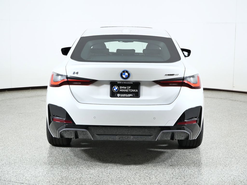 Thumbnail: 2025 BMW i4 - 10
