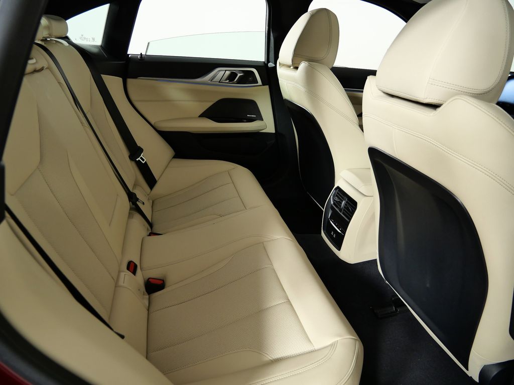 Thumbnail: 2025 BMW i4 - 30